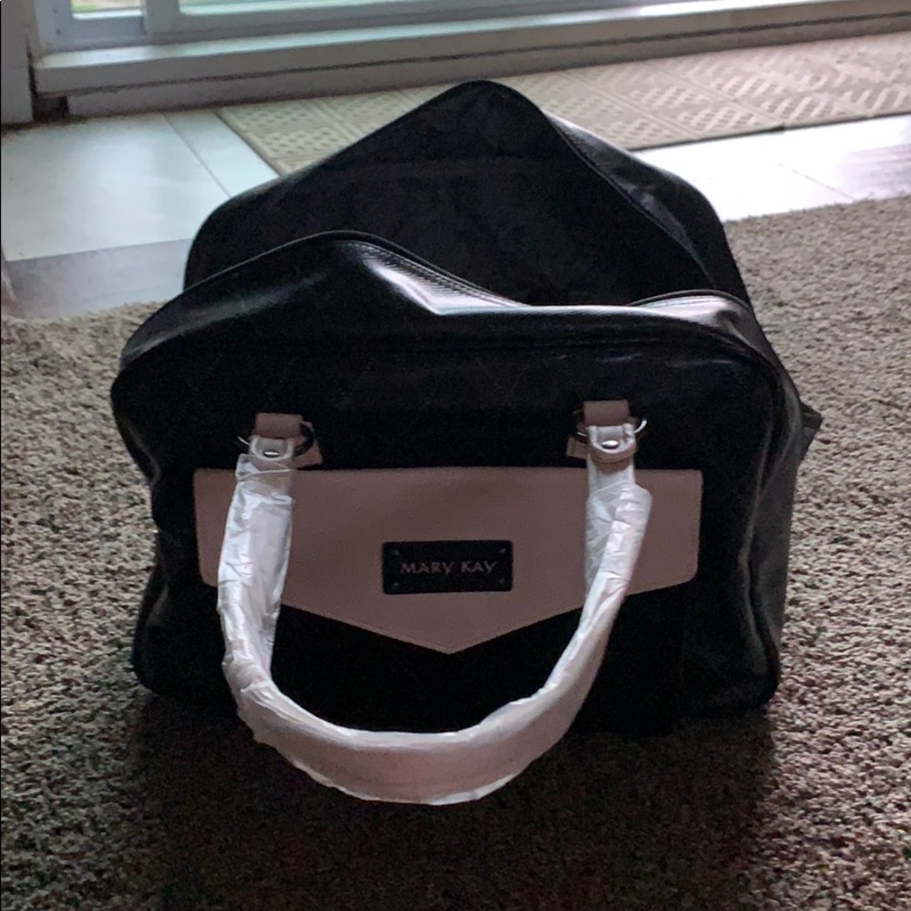 Brand new Mary Kay bag full with products